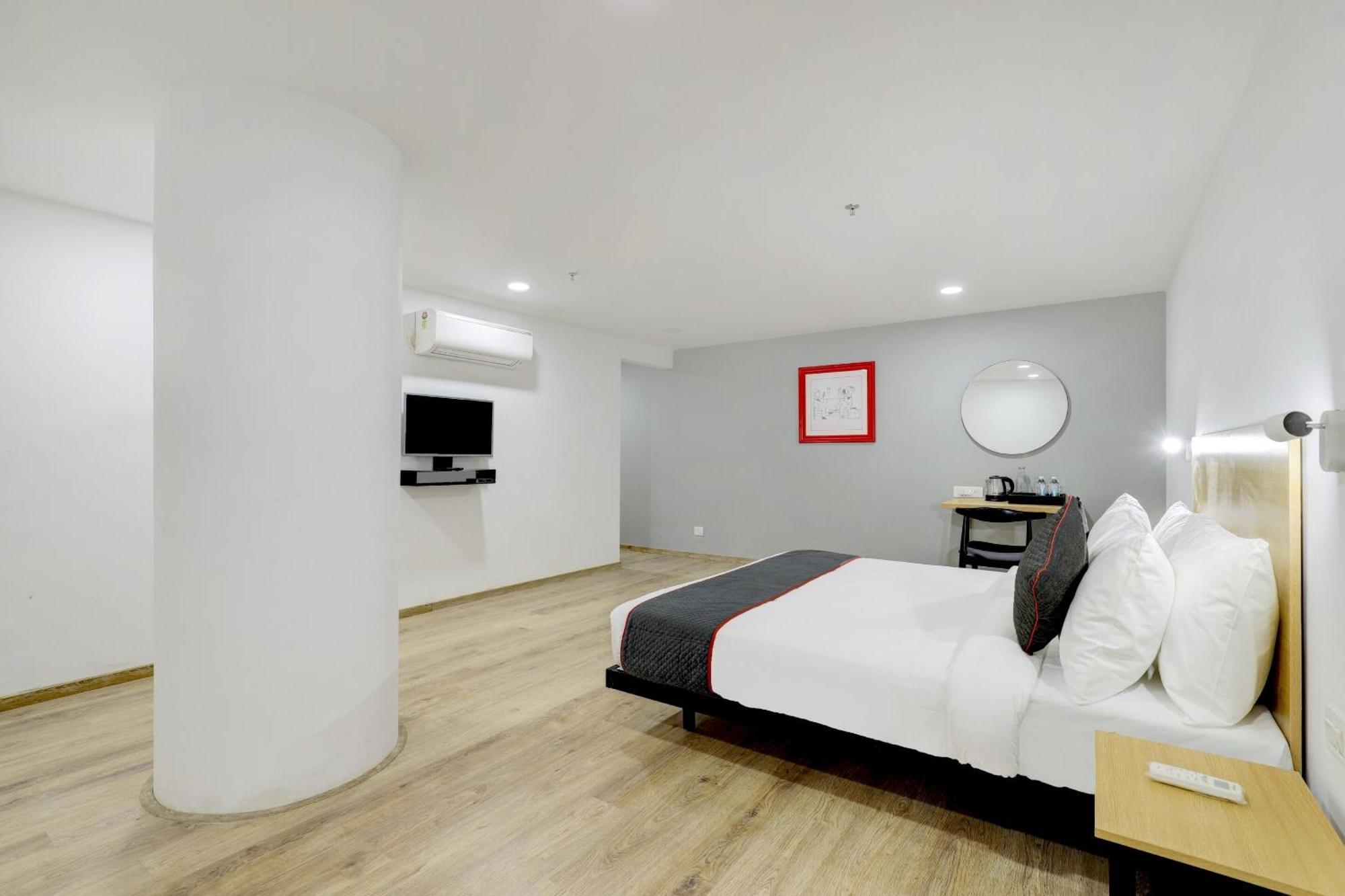 Super Townhouse Rajyash Rise Hotel Sarkhej Exterior foto